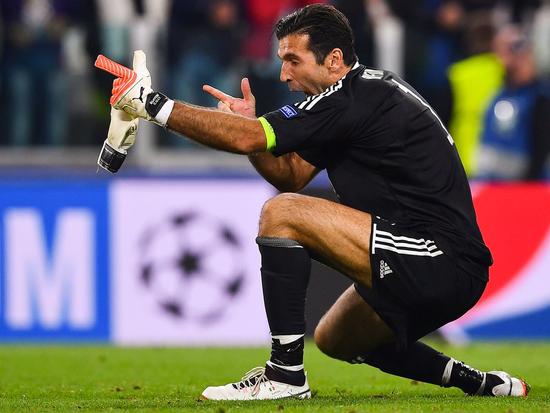 女足明星遭百万富翁跟踪骚扰，雇佣保镖应对