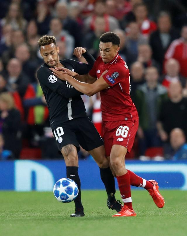 记者：阿根廷全队周四启程前往安哥拉，梅西届时将首发出战