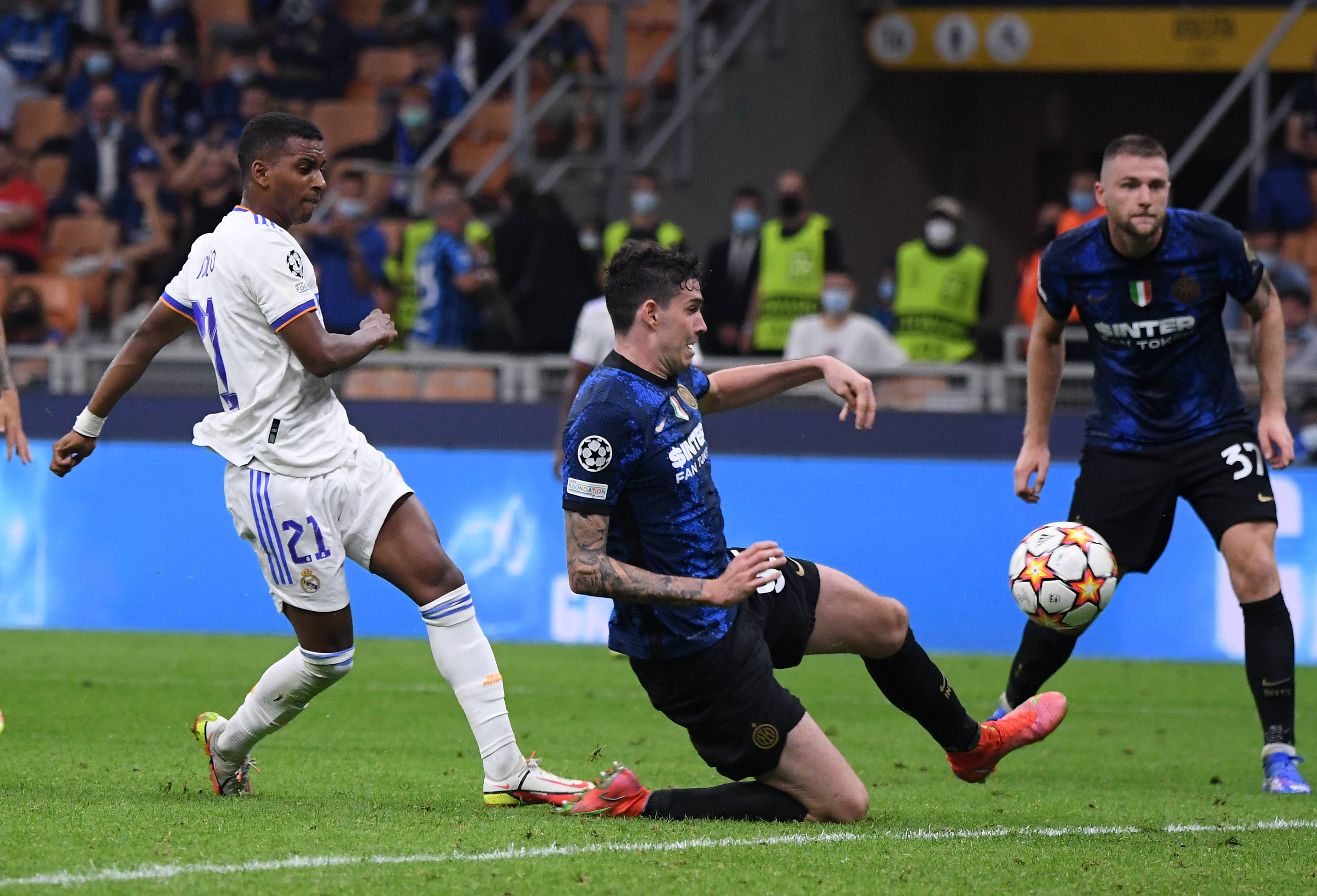 普利希奇：魔笛确实送了手机；看年轻队友表演会让我尬穿地心