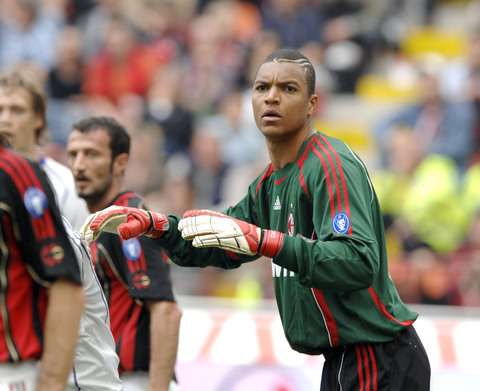 他太冷静，太致命