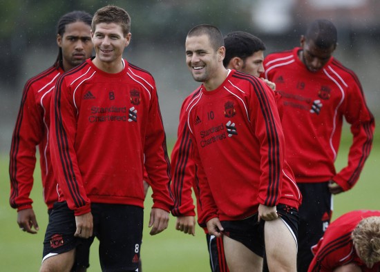 U22国足力克韩国U22，球迷在球员谢场时高喊“雄起”