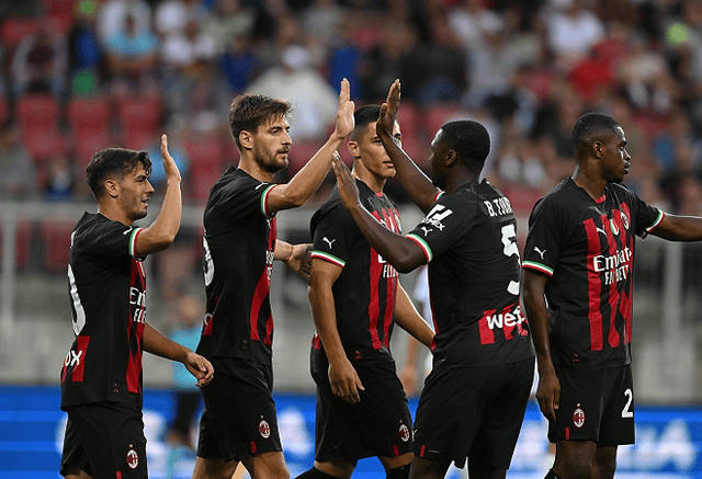 意甲半场：贝里沙造险斯图利奇失良机，克雷莫纳暂0-0莱切