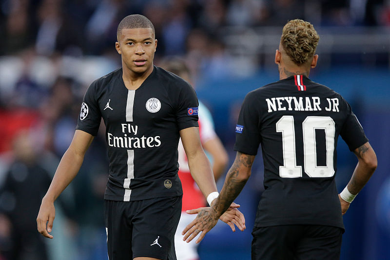 闪耀哥客场2-2战平多特，本赛季欧冠正赛仍一胜难求